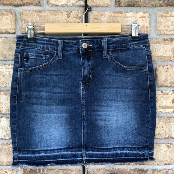KanCan Stretchy Cotton Distressed Raw Hem Medium Wash Mini Jean Skirt 9/28 - Picture 2 of 13
